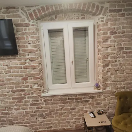 Luxury And Authentic In Old Town Maison d'hôtes 3*